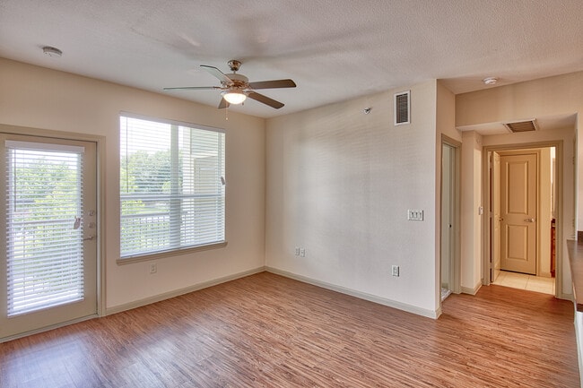 Building Photo - 7630 Amelia Rd