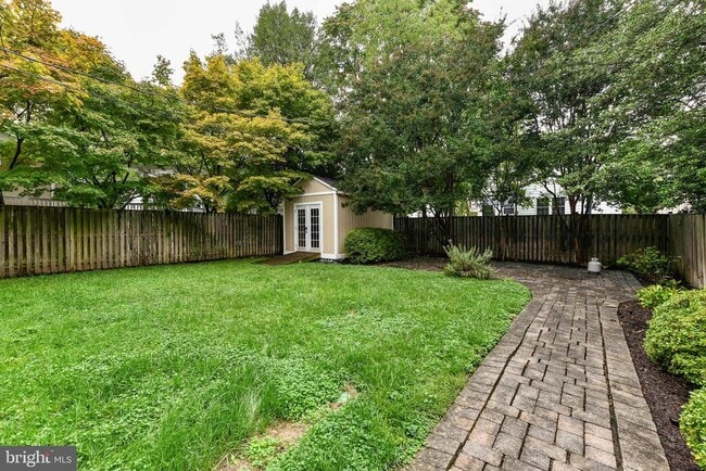 Building Photo - 209 W Myrtle St