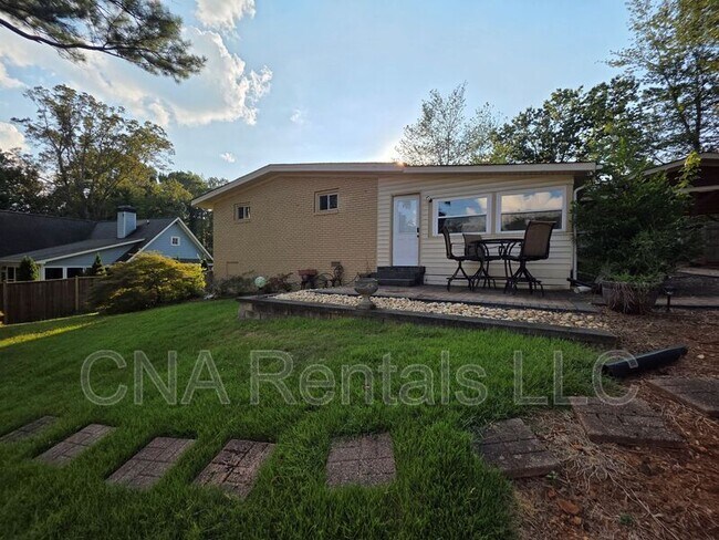 Building Photo - 3659 Ashwood Dr SE