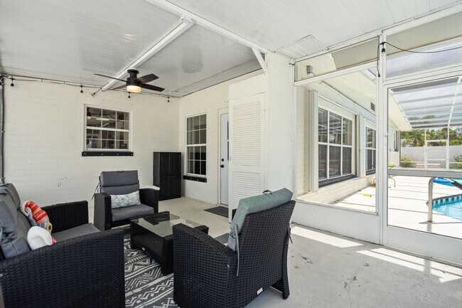 Building Photo - 94 Ivanhoe Dr