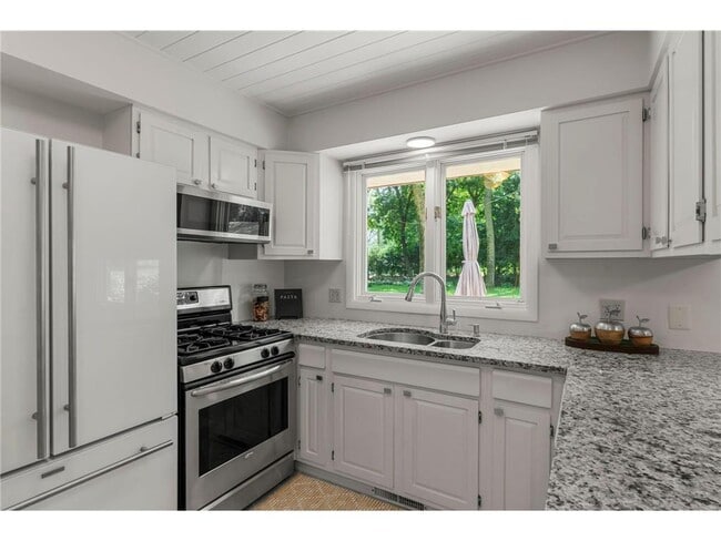 Building Photo - 14641 Crestview Ln