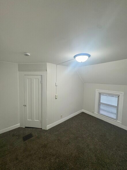 Building Photo - 700 W Lincoln Ave