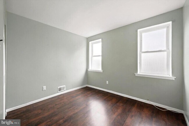 Building Photo - 4815 Fairmount Ave