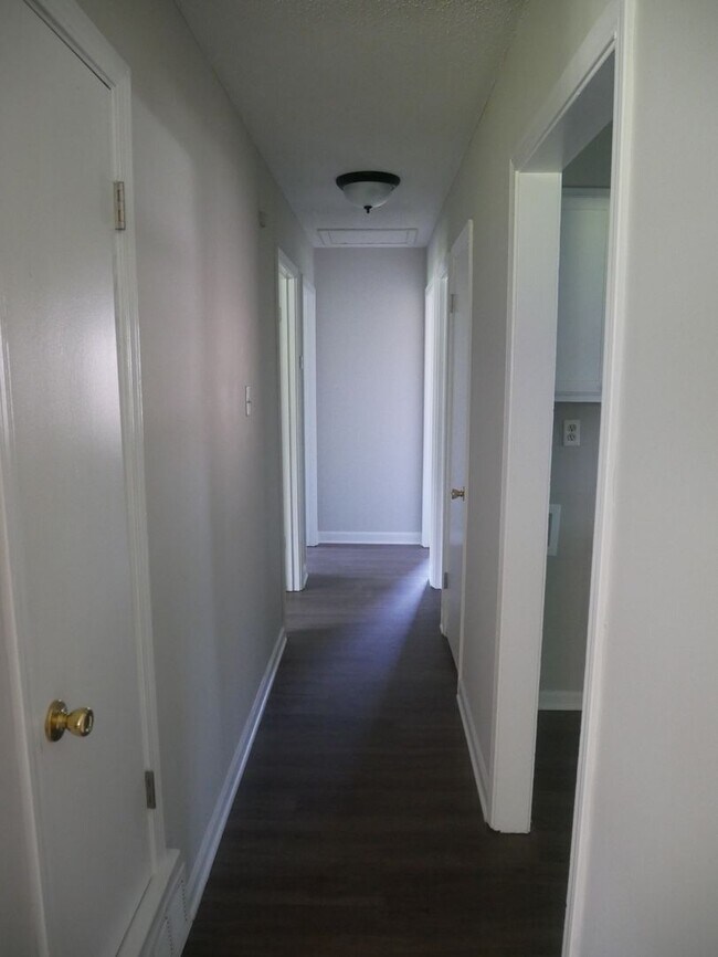 Building Photo - 6465 Southbridge Cove