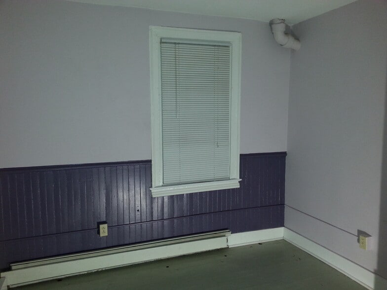 Building Photo - 188 Pine St