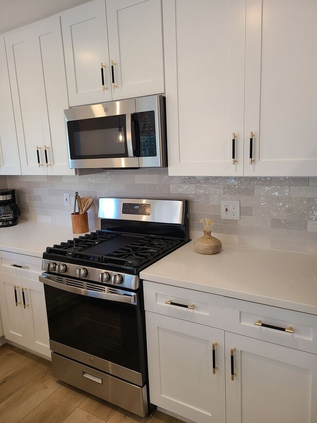 Building Photo - Fully furnished 1 bed 1 bath in Mission Beach.