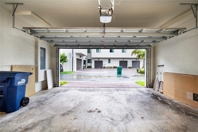 Building Photo - 4413 NW 83rd Path