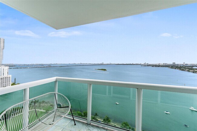 Primary Photo - 1800 N Bayshore Dr