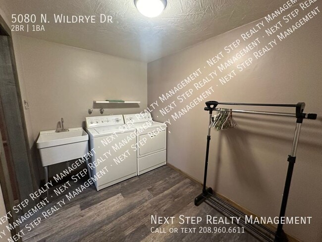 Building Photo - 5080 Wildrye Dr
