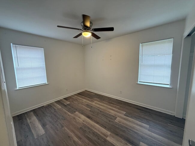 Building Photo - 1821 S Brookwood Dr