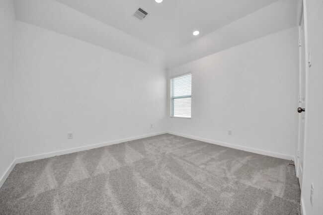 Building Photo - 27443 Sunterra Village Dr