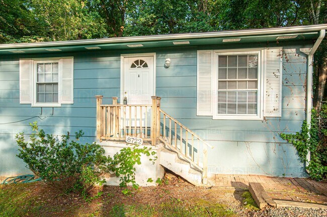 Building Photo - 8722 Rollingwood Rd