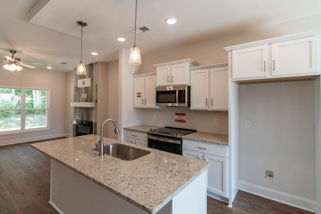 Building Photo - New Construction Modern Home With Open Floor Plan, Whte Cabintery and Primary Bedroom Suite