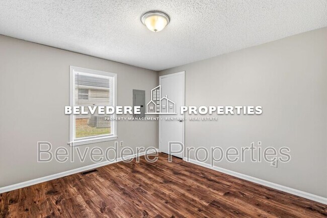 Building Photo - 112 S Raleigh St