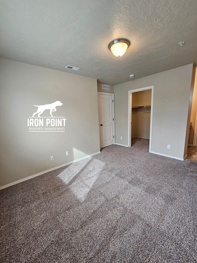 Building Photo - SC5700