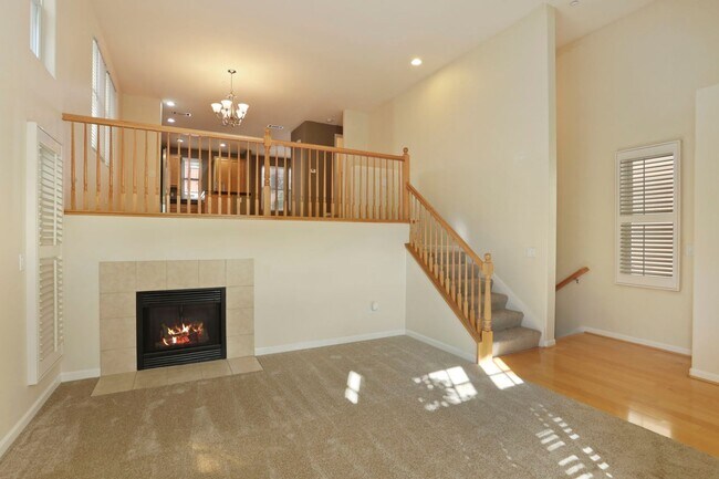 Building Photo - Beautiful 3 bedroom Bayside home available...
