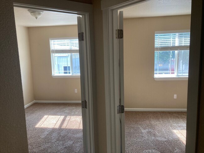 2 front bedrooms - 752 E Spokane Ave