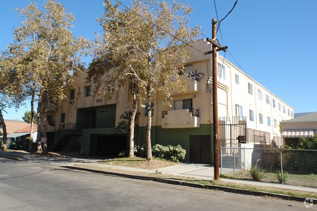 5520 Fulcher Avenue - 5520 Fulcher Ave