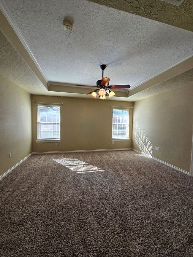 Building Photo - 4224 Sandstone Dr