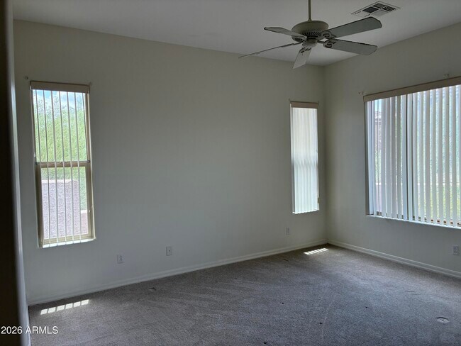 Building Photo - 33110 N 72nd Pl