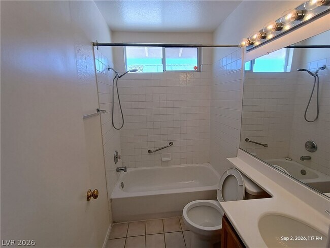 Building Photo - 3409 Edenville Dr
