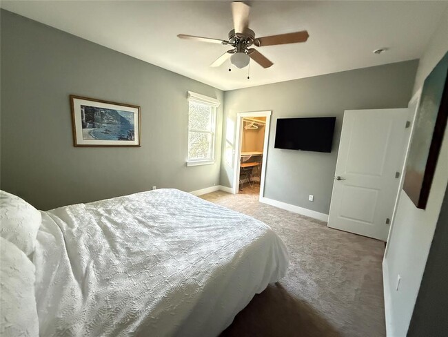 Building Photo - 410 Summit Ridge Dr N