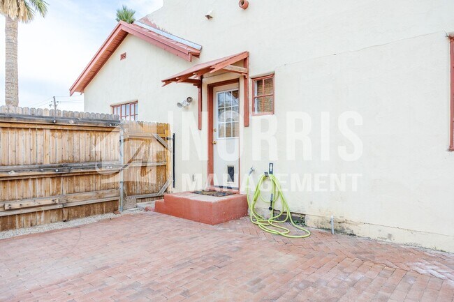 Building Photo - Adorable Private One Bedroom, One Bathroom...