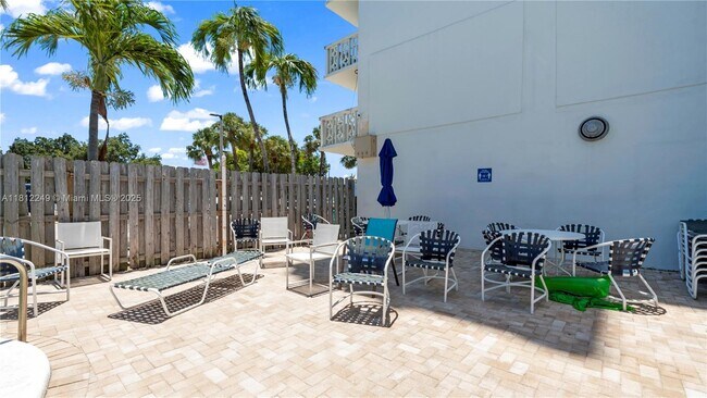 Building Photo - 13155 Ixora Ct