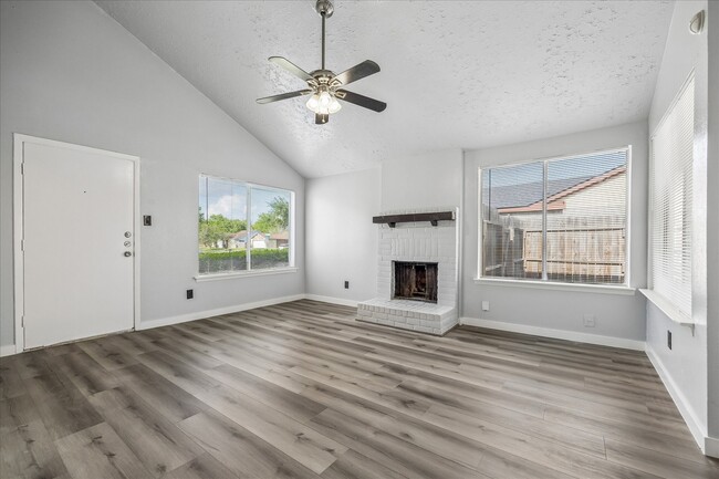 Building Photo - 10143 Towne Mist Dr