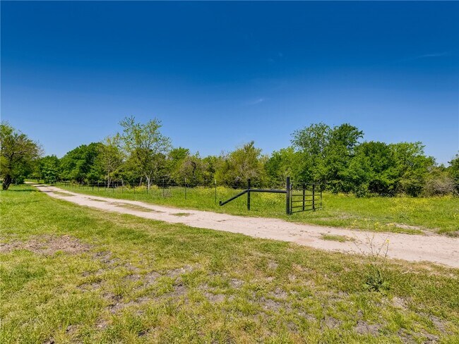 Building Photo - 10511 Hibbs Ln