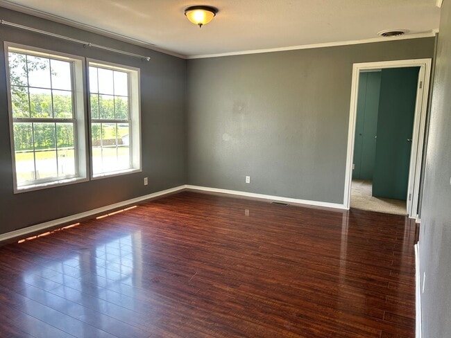 Building Photo - Spacious 4 Bedroom Home with Basement, Clo...