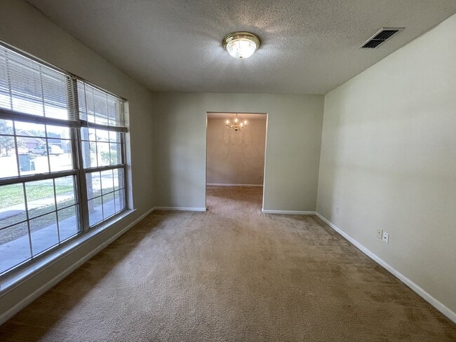 Building Photo - House for Rent