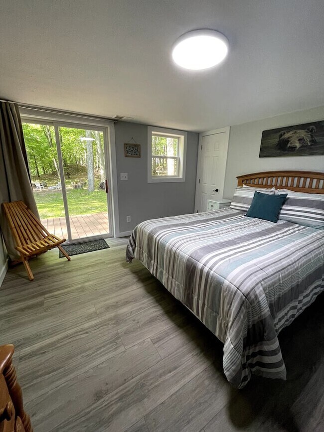 Room #3 - 5804 Barnhart Rd