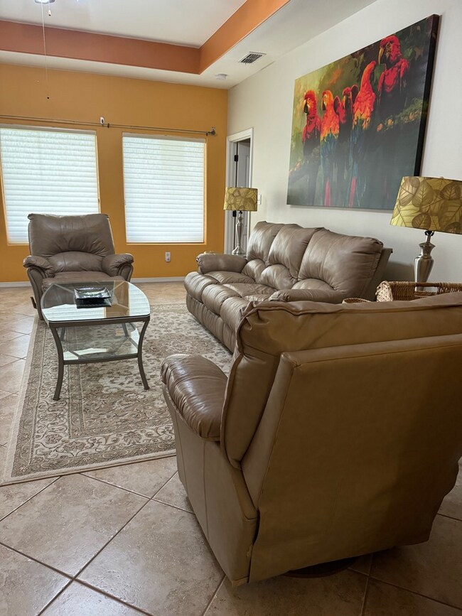 Building Photo - 5 Augusta Ct