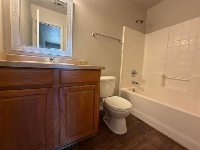 Building Photo - 1518 Drexel Dr