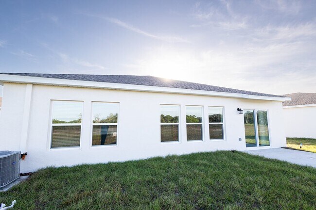 Building Photo - 1482 Austin St