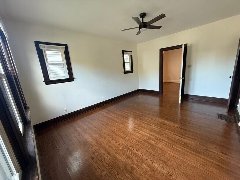 Building Photo - 1535 Blair Ave