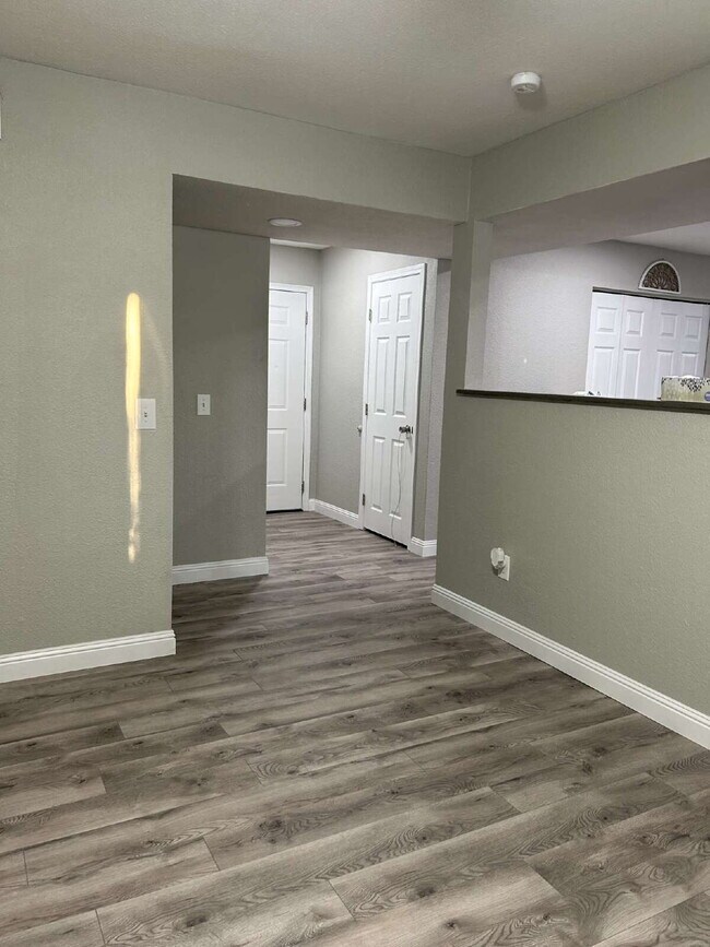 Building Photo - "Well Maintained 3-Bedroom, 2 Bathroom in Yuma Valley!"