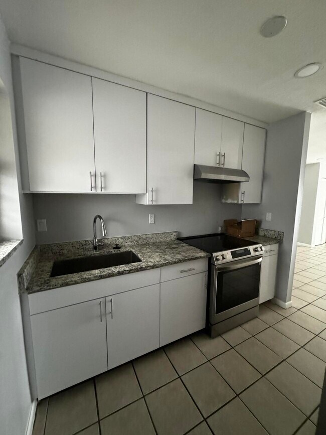 Building Photo - 518 Avenue I
