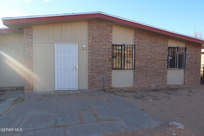 Building Photo - 10736 Obsidian St