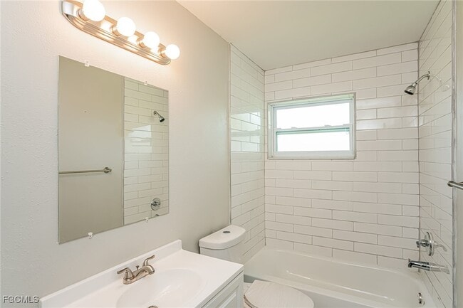 Building Photo - 604 Shamrock Blvd