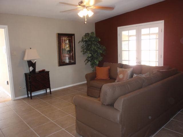 Building Photo - 420 E Garfield St