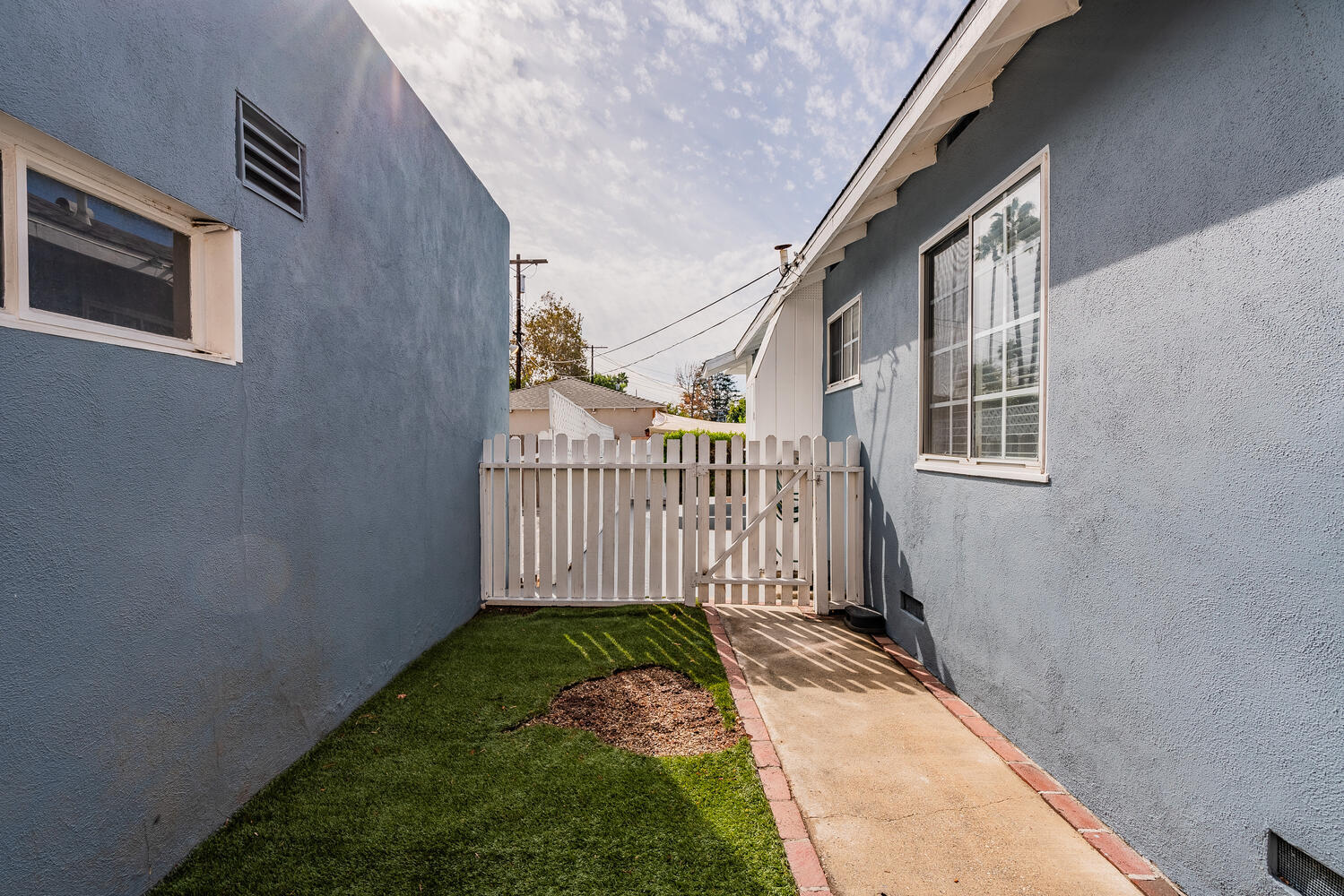 Building Photo - 5534 Kester Ave