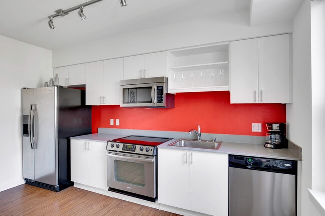 Building Photo - 330 3rd Ave W