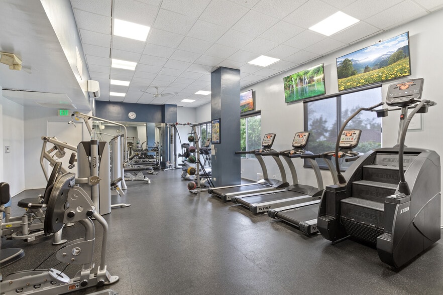 Building Photo - 10501 Wilshire Blvd