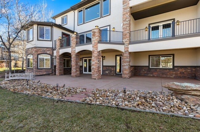 Building Photo - 348 Meadow View Pky