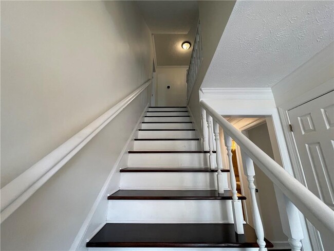 Building Photo - 3145 Queens Walk