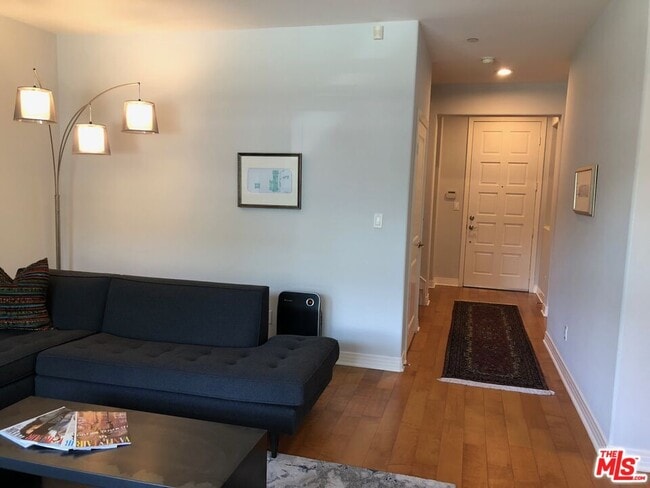 Building Photo - 7100 Playa Vista Dr