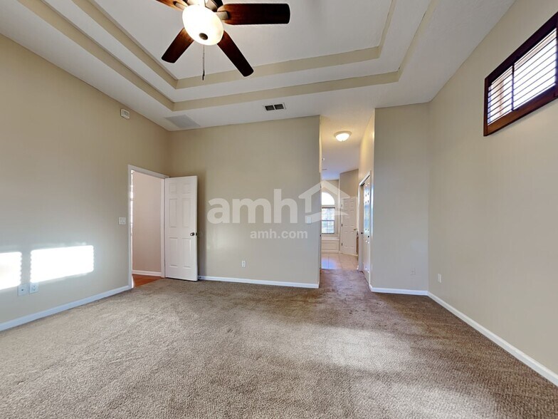 Building Photo - 821 Templeton Ln