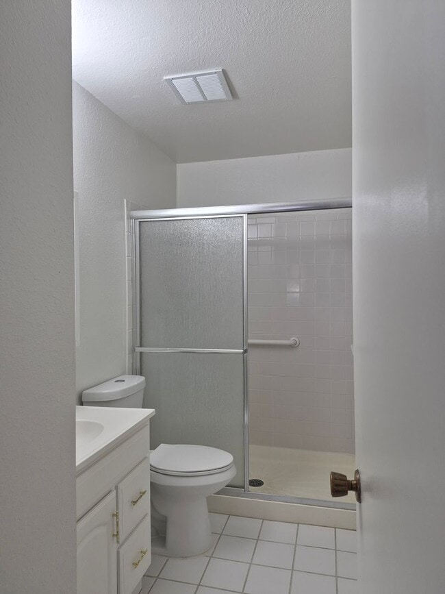Building Photo - AFFORDABLE!!!